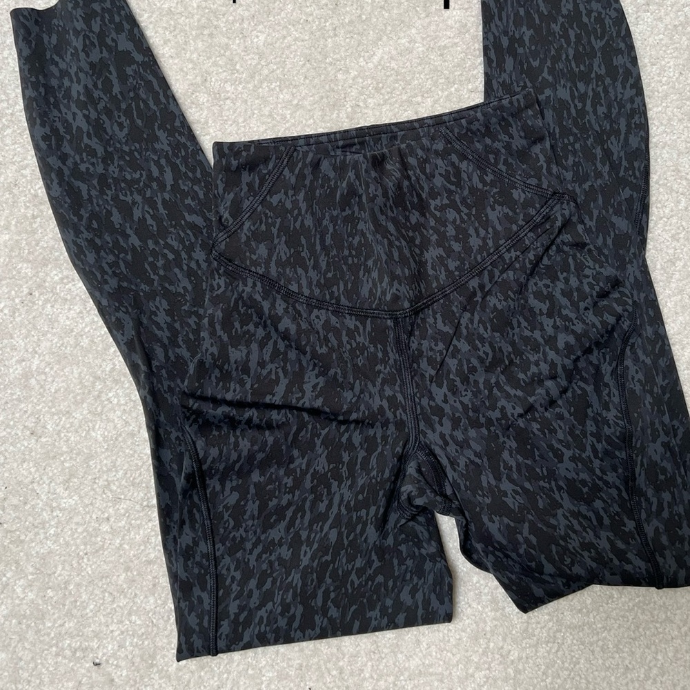 Lululemon Base Pace Leggings 21” Sz 2